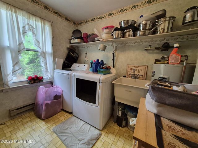 2 Holyoke Court 62, Whiting, NJ 08759