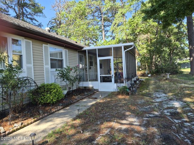 2 Holyoke Court 62, Whiting, NJ 08759