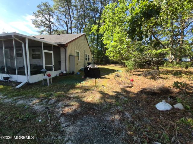2 Holyoke Court 62, Whiting, NJ 08759