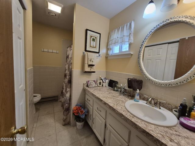 2 Holyoke Court 62, Whiting, NJ 08759
