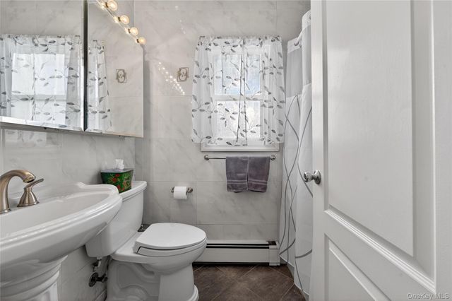 59 Holly Road, Hewlett, NY 11557