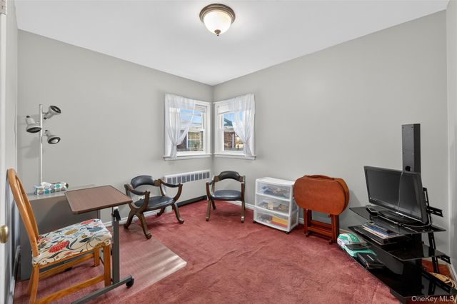 59 Holly Road, Hewlett, NY 11557