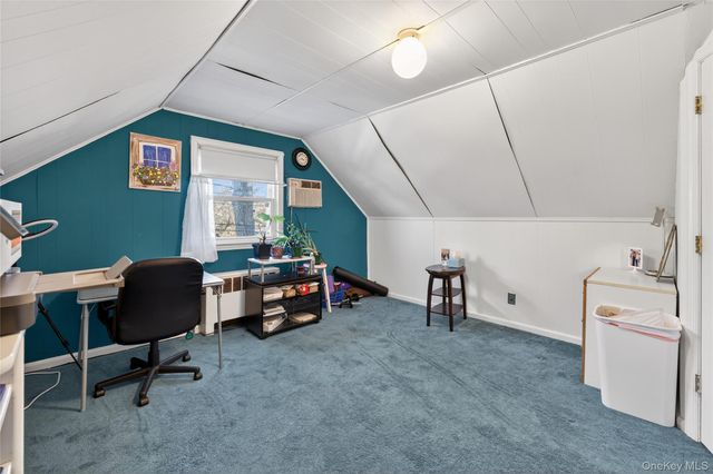 59 Holly Road, Hewlett, NY 11557