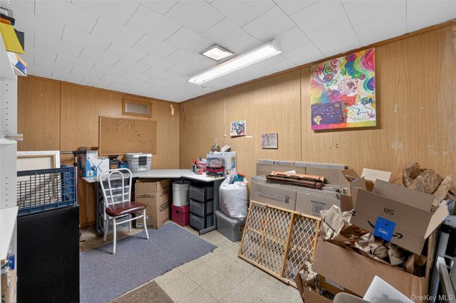 59 Holly Road, Hewlett, NY 11557