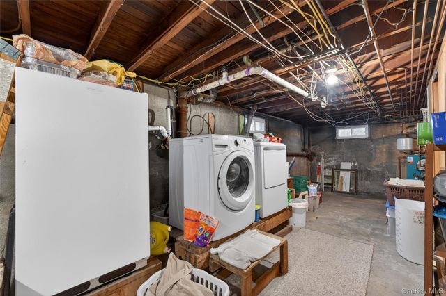 59 Holly Road, Hewlett, NY 11557