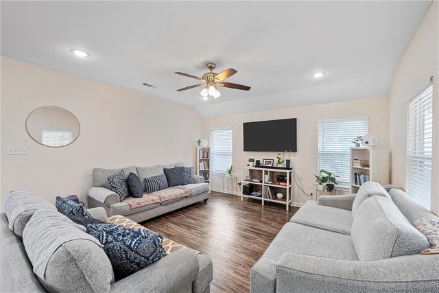 503 Washington Street, Mcgregor, TX 76657