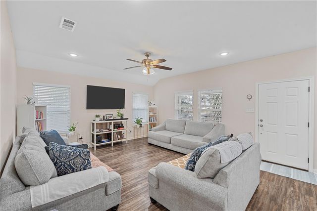 503 Washington Street, Mcgregor, TX 76657