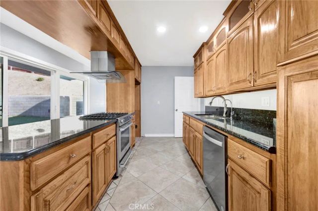 13343 Aldergrove, Sylmar, CA 91342