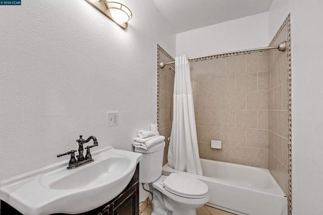 901 901 Florida Ave, Richmond, CA 94804