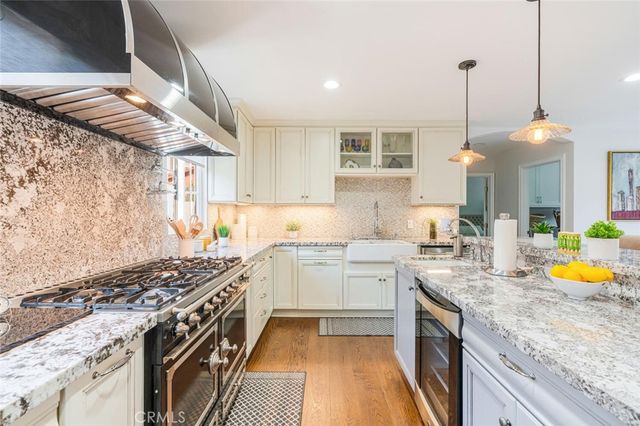 4022 Willowcrest Avenue, Studio City, CA 91604