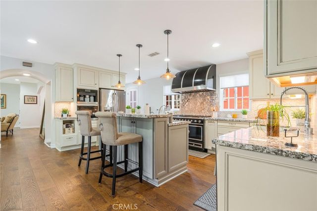 4022 Willowcrest Avenue, Studio City, CA 91604