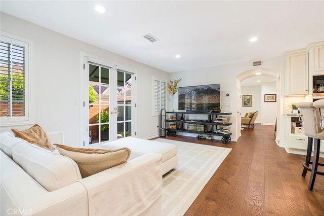 4022 Willowcrest Avenue, Studio City, CA 91604