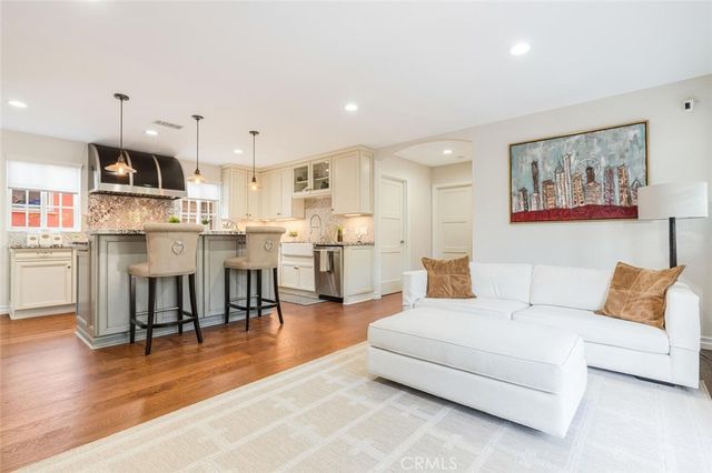 4022 Willowcrest Avenue, Studio City, CA 91604