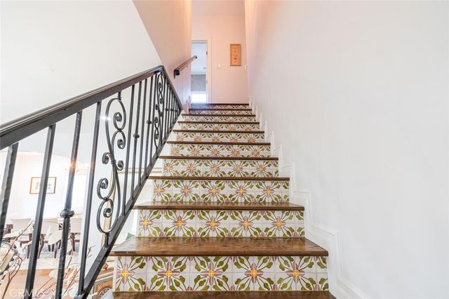 4022 Willowcrest Avenue, Studio City, CA 91604
