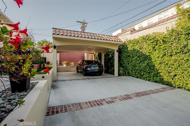 4022 Willowcrest Avenue, Studio City, CA 91604