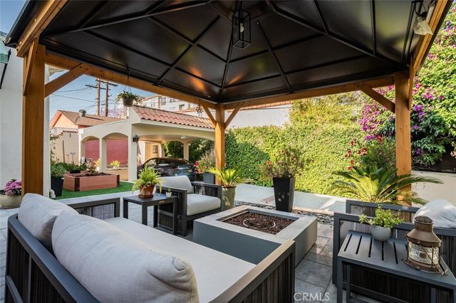 4022 Willowcrest Avenue, Studio City, CA 91604