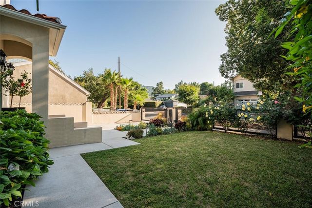 4022 Willowcrest Avenue, Studio City, CA 91604