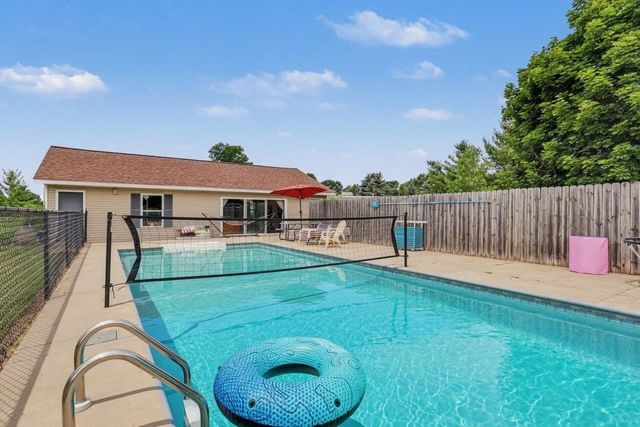13575 Shaner Avenue, Cedar Springs, MI 49319
