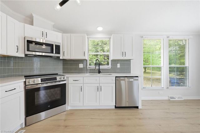 4390 Glenford Drive, Winston-salem, NC 27107