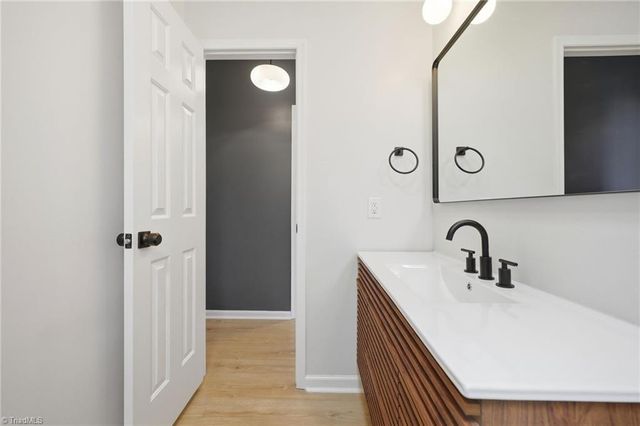 4390 Glenford Drive, Winston-salem, NC 27107