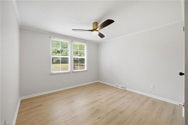 4390 Glenford Drive, Winston-salem, NC 27107