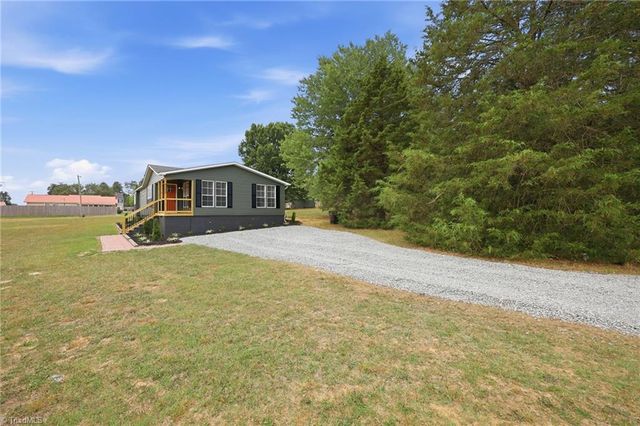 4390 Glenford Drive, Winston-salem, NC 27107