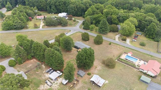4390 Glenford Drive, Winston-salem, NC 27107