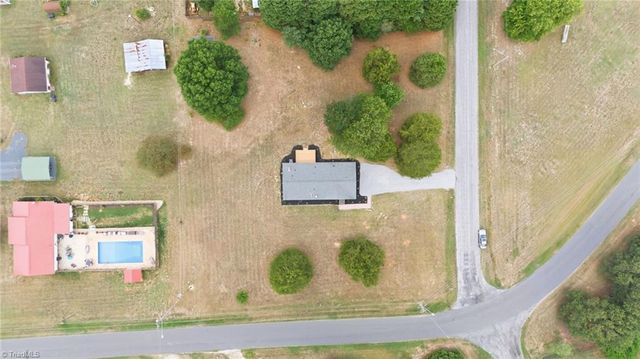 4390 Glenford Drive, Winston-salem, NC 27107