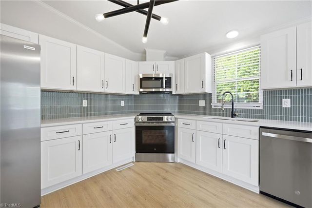 4390 Glenford Drive, Winston-salem, NC 27107