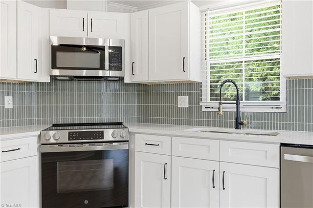 4390 Glenford Drive, Winston-salem, NC 27107