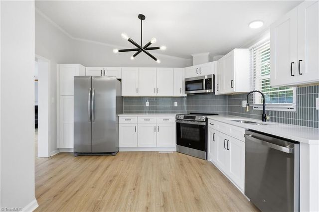 4390 Glenford Drive, Winston-salem, NC 27107