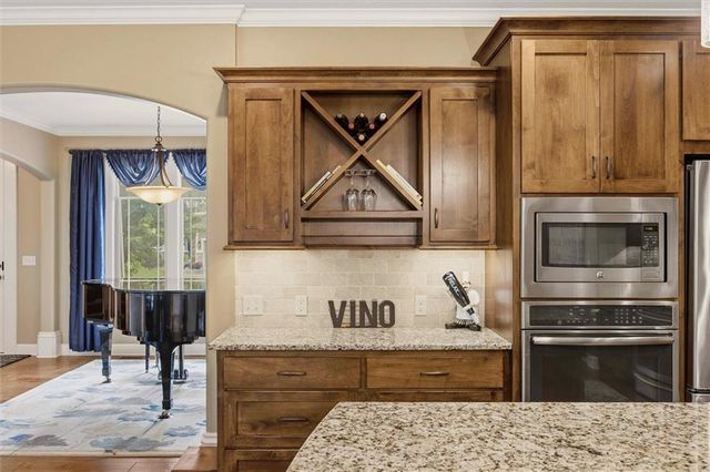 20308 W 79 Terrace, Shawnee, KS 66218