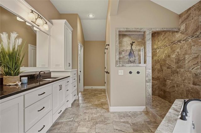 20308 W 79 Terrace, Shawnee, KS 66218