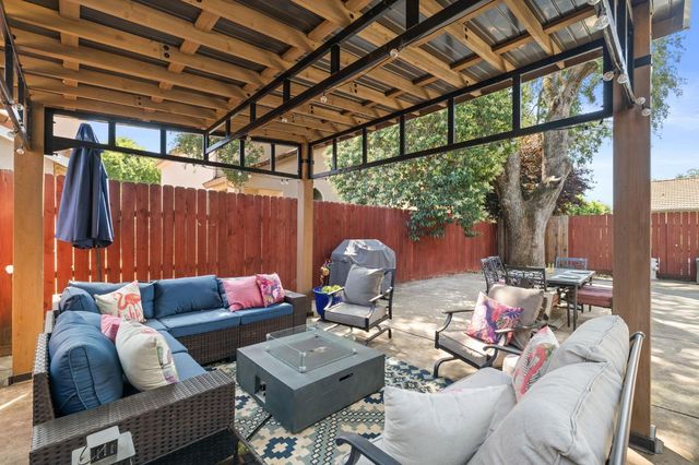 1212 Fuhrman Way, Roseville, CA 95747