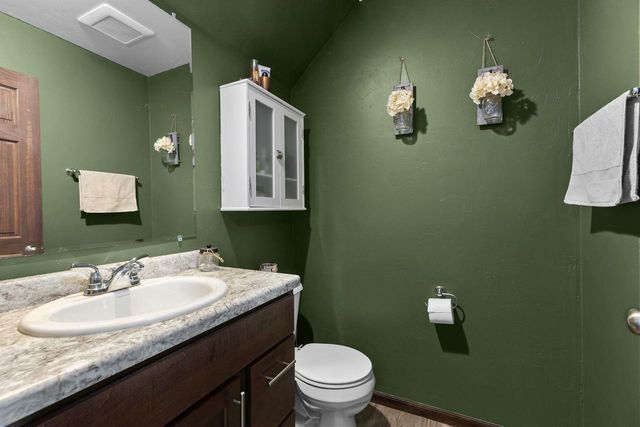 524 NORTHRIDGE DRIVE, New London, WI 54961