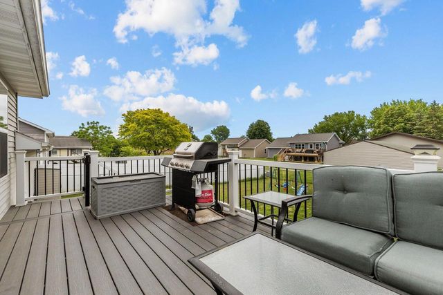 524 NORTHRIDGE DRIVE, New London, WI 54961