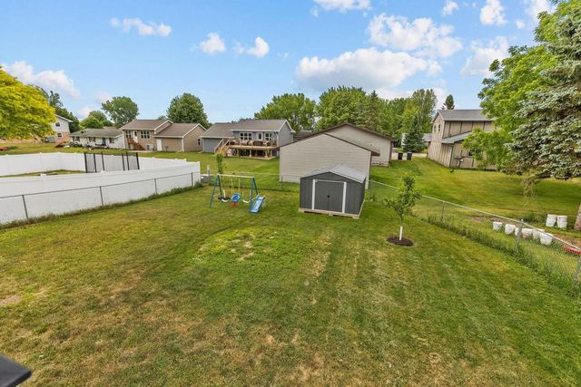 524 NORTHRIDGE DRIVE, New London, WI 54961