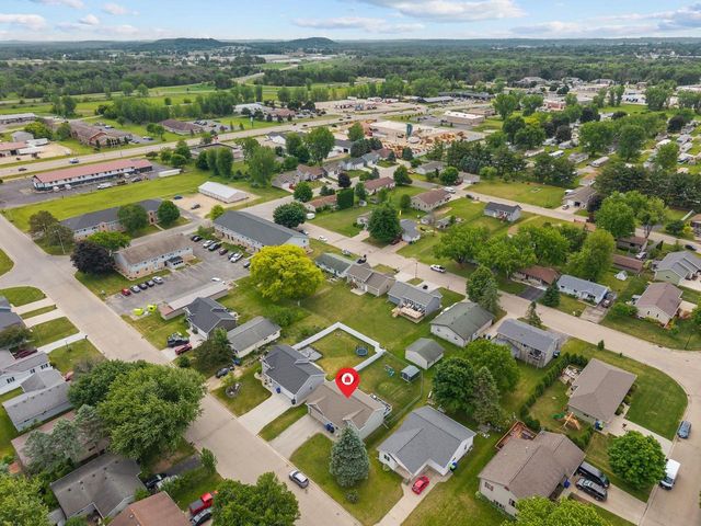 524 NORTHRIDGE DRIVE, New London, WI 54961