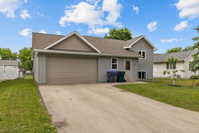 524 NORTHRIDGE DRIVE, New London, WI 54961