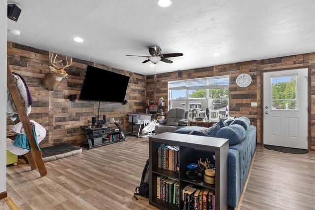 524 NORTHRIDGE DRIVE, New London, WI 54961