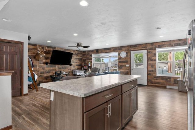 524 NORTHRIDGE DRIVE, New London, WI 54961