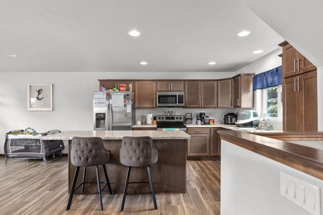 524 NORTHRIDGE DRIVE, New London, WI 54961