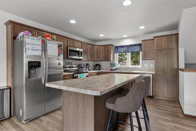 524 NORTHRIDGE DRIVE, New London, WI 54961