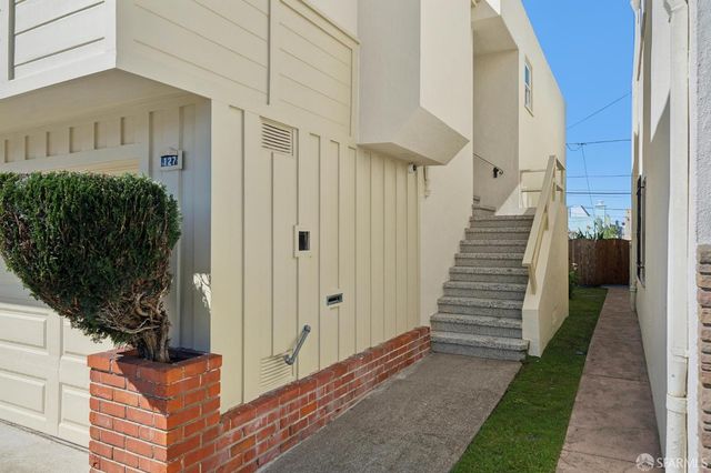 127 Springfield Drive, San Francisco, CA 94132