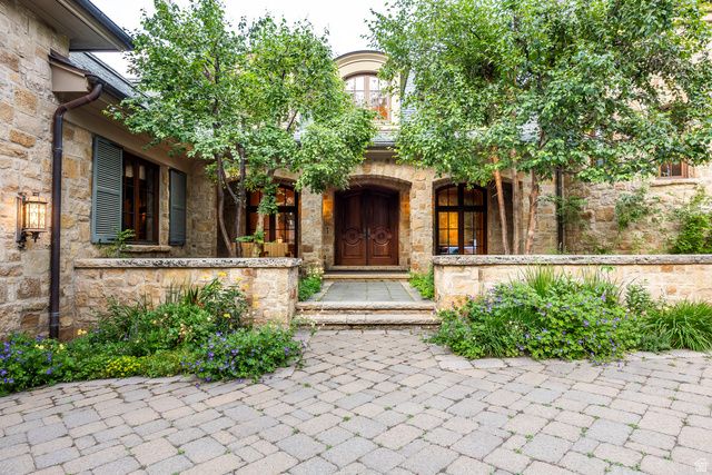 17 WHITE PINE CANYON RD, Park City, UT 84060