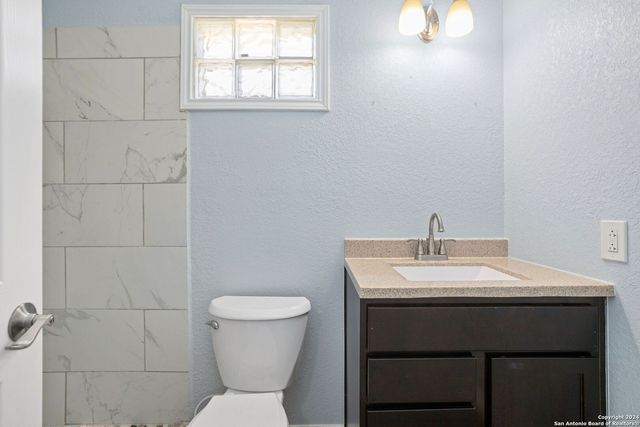 113 VISTA RD, San Antonio, TX 78210