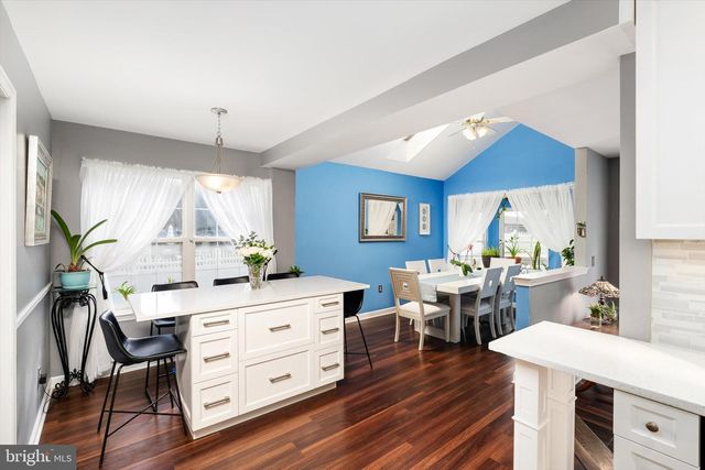 16 JERRYS DR, Burlington, NJ 08016