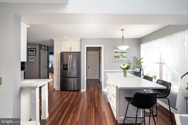 16 JERRYS DR, Burlington, NJ 08016