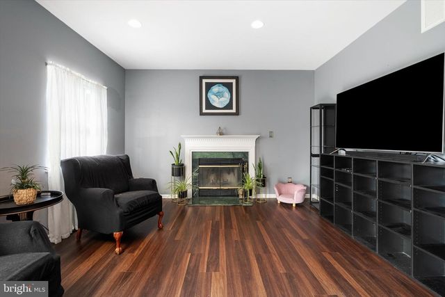 16 JERRYS DR, Burlington, NJ 08016