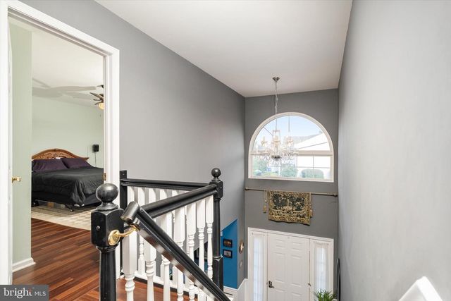 16 JERRYS DR, Burlington, NJ 08016